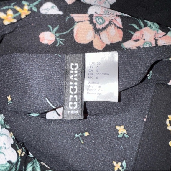 H&M Black and White Notched Collar Long Sleeve Dress - Picture 5 of 5